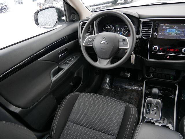 2020 Mitsubishi Outlander ES