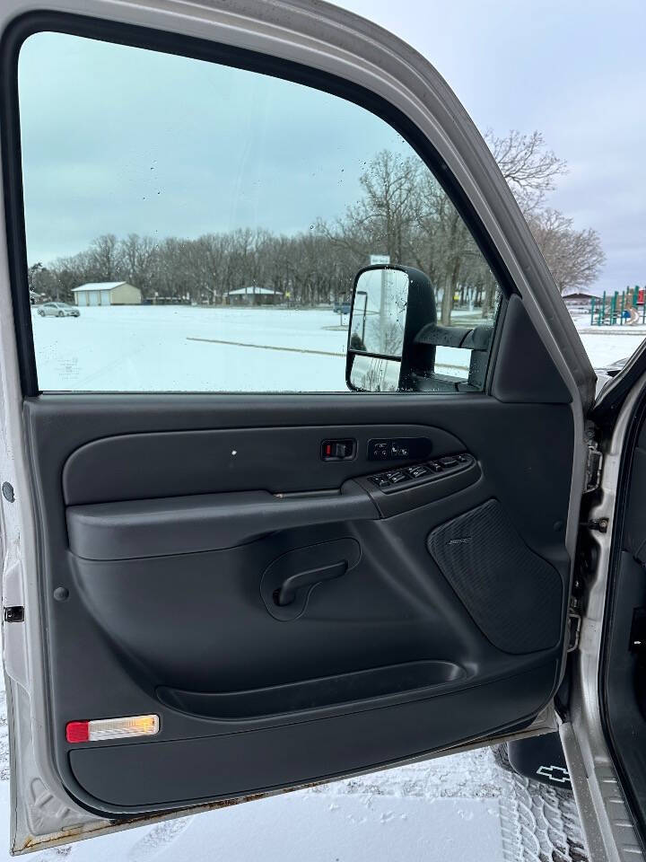 2006 Chevrolet Silverado 2500HD for sale at Maahs Motors in Becker, MN