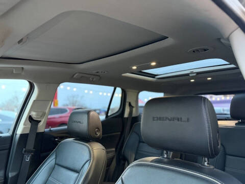 2023 GMC Acadia Denali