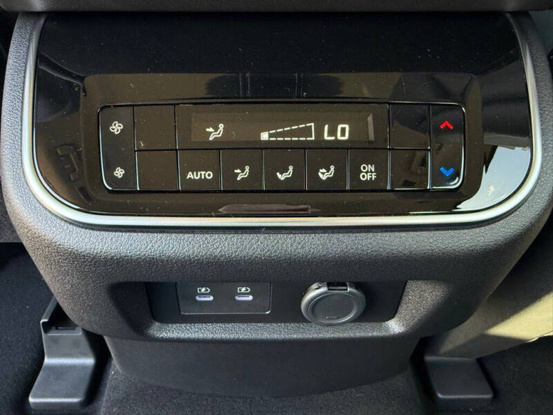 2026 Nissan Armada SV