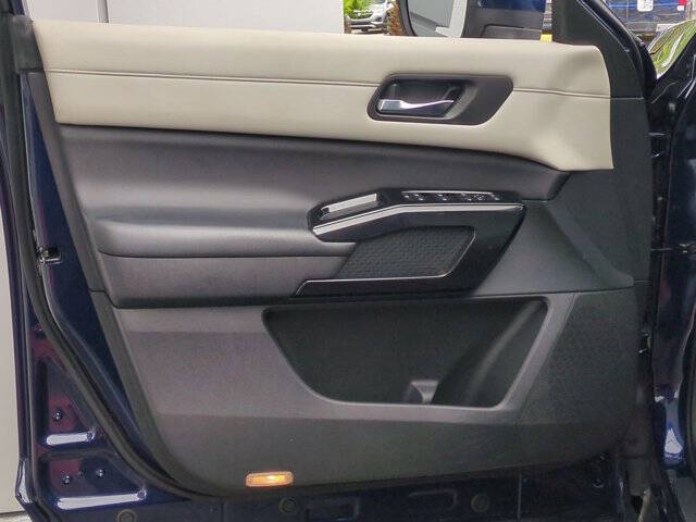 2022 Nissan Pathfinder SV