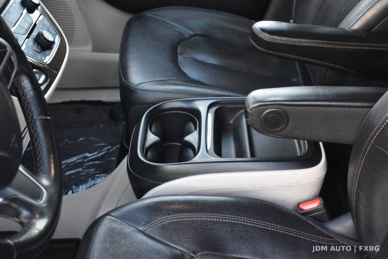 2020 Chrysler Pacifica Touring L