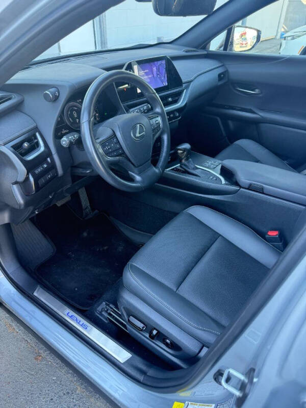 2024 Lexus UX 250h F SPORT Design