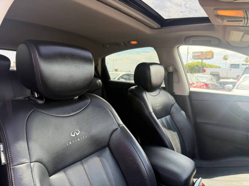 2011 Infiniti FX35