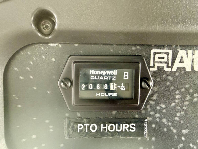 2012 Freightliner M2 106