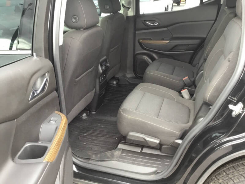 2022 GMC Acadia SLE