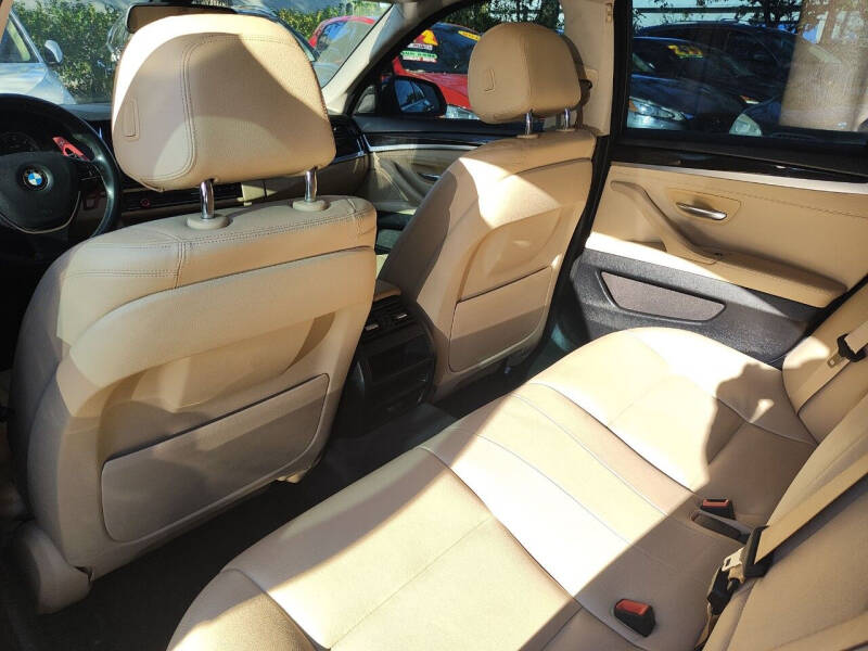 2016 BMW 5 Series 528i