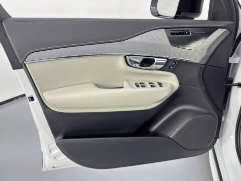 2022 Volvo XC90 Recharge T8 R-Design