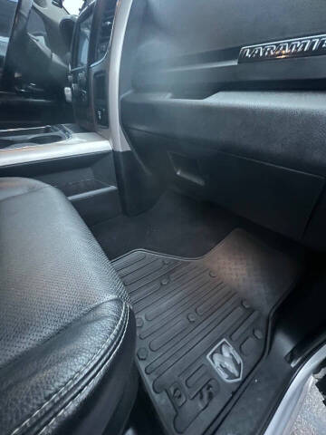 2017 RAM 1500 Laramie