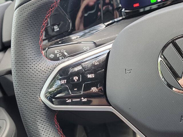 2024 Volkswagen Golf GTI SE