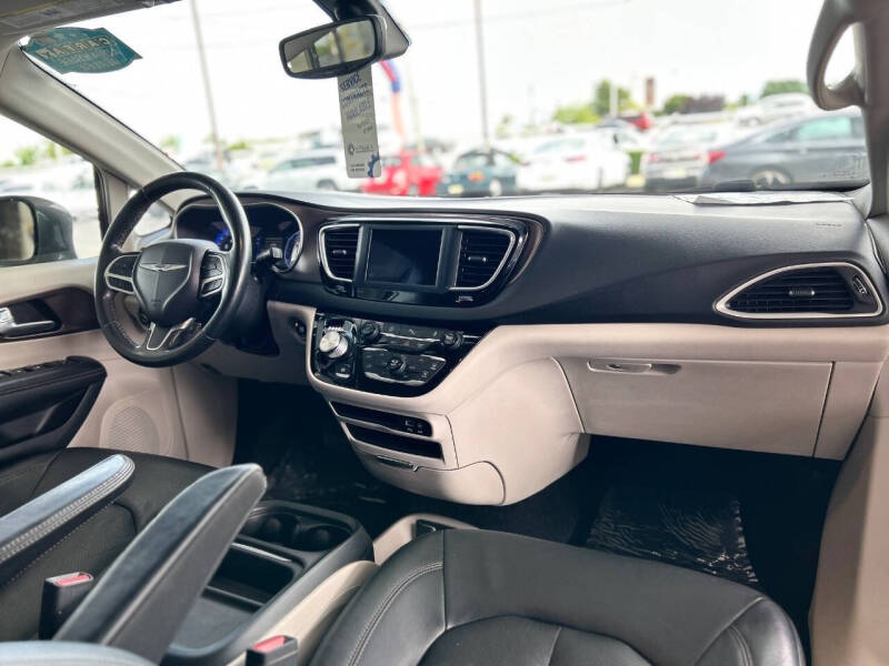 2019 Chrysler Pacifica Touring L