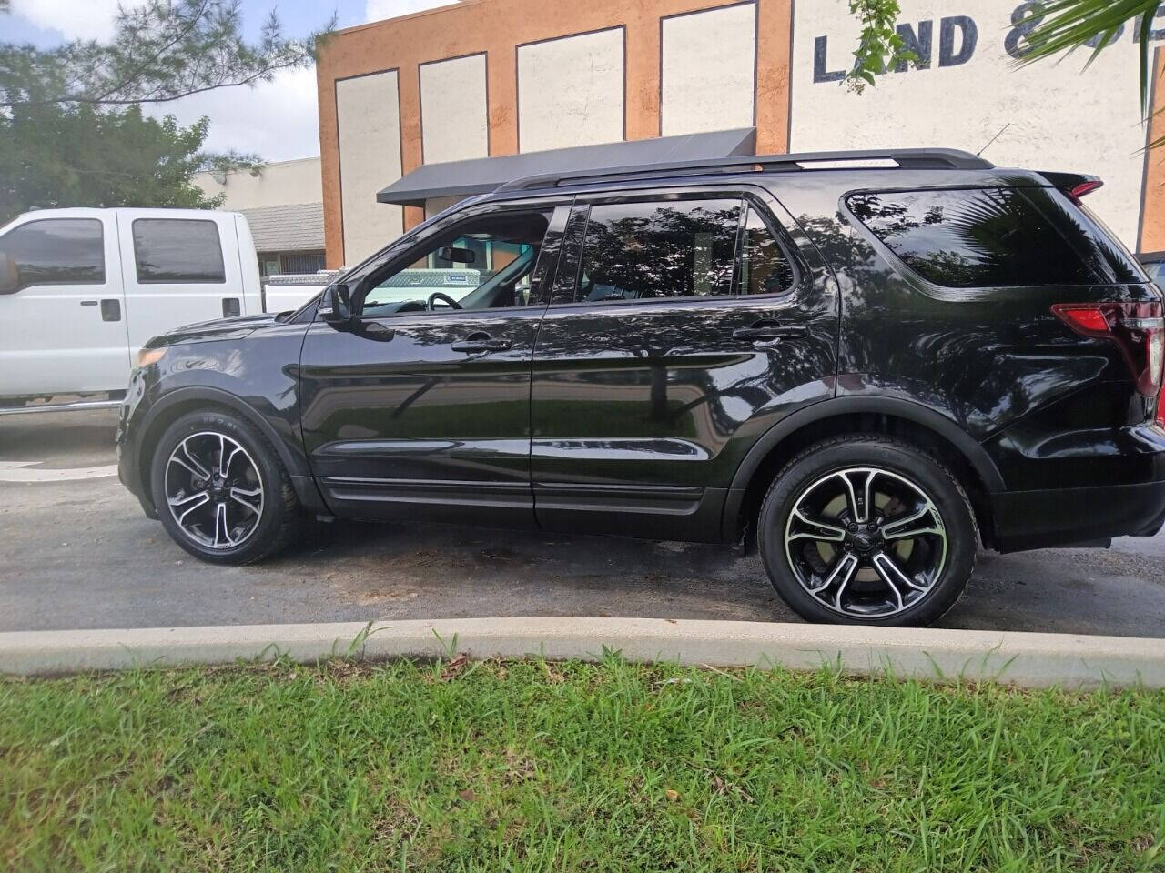 2015 FORD Explorer SUV / Crossover - $9,450