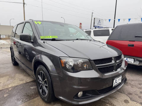 2019 Dodge Grand Caravan for sale at Apollo Auto Sales LLC in Sioux City IA