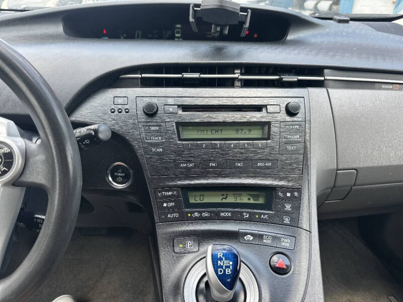 2010 Toyota Prius III
