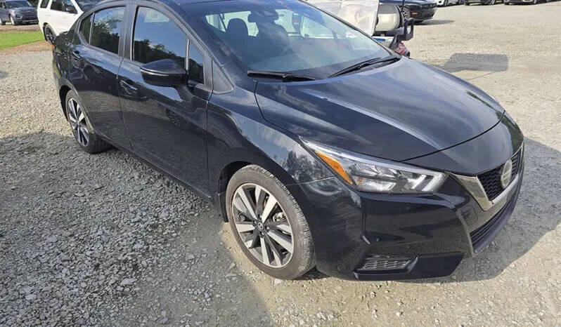 2022 Nissan Versa SR