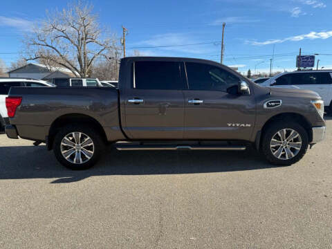 2017 Nissan Titan SL