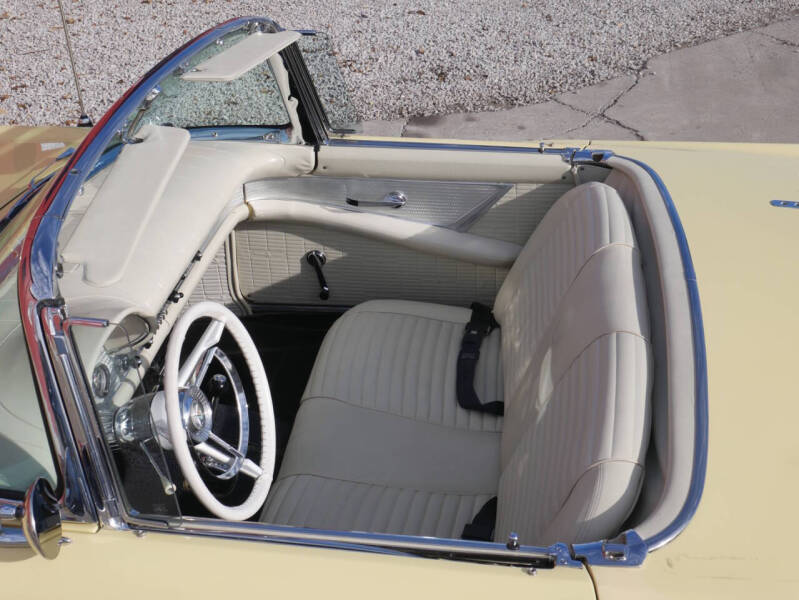 1957 Ford Thunderbird