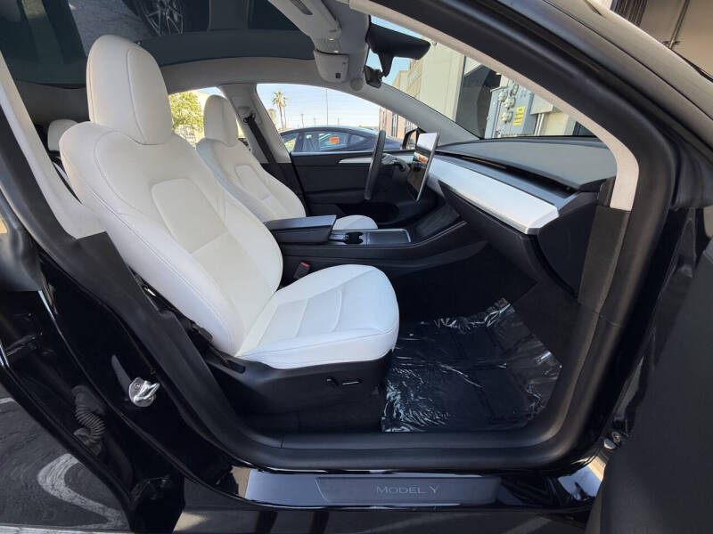 2023 Tesla Model Y Long Range