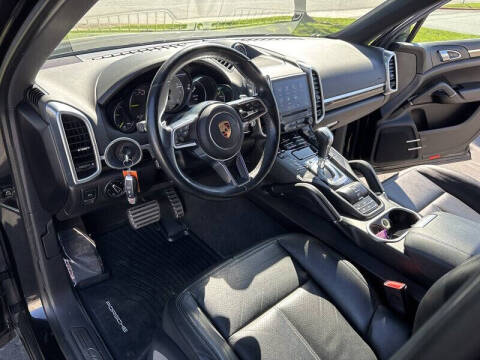 2017 Porsche Cayenne S E-Hybrid