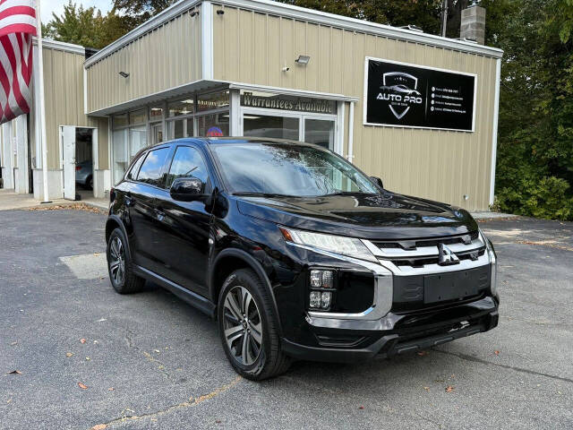 2023 Mitsubishi Outlander Sport ES's photo