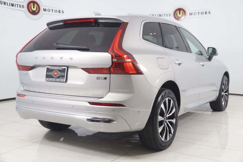 2023 Volvo XC60 B5 Plus Bright Theme