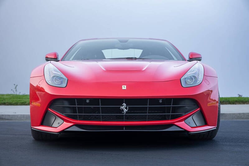 2017 Ferrari F12 null photo 30