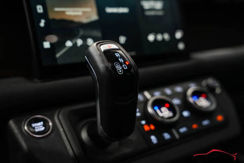 2023 Land Rover Defender 130 X-Dynamic SE