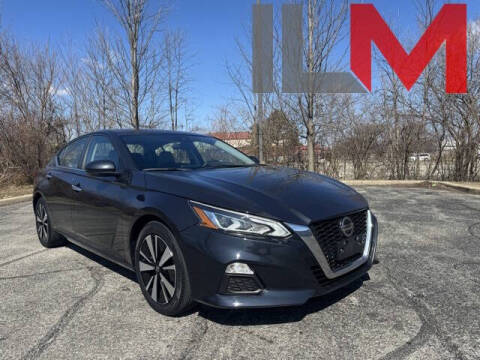 2022 Nissan Altima for sale at INDY LUXURY MOTORSPORTS in Indianapolis IN