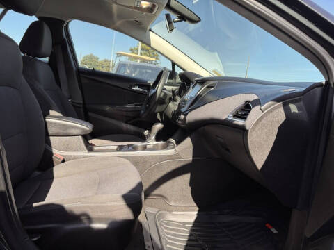 2017 Chevrolet Cruze LT Auto