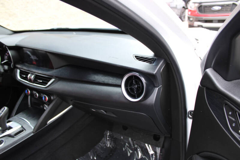 2022 Alfa Romeo Stelvio Sprint