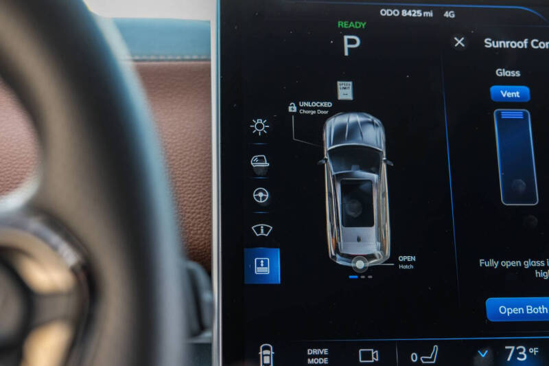 2024 VinFast VF8 Plus