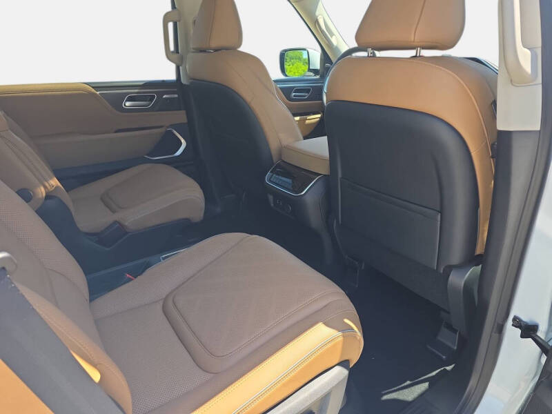 2026 Infiniti QX80 Luxe