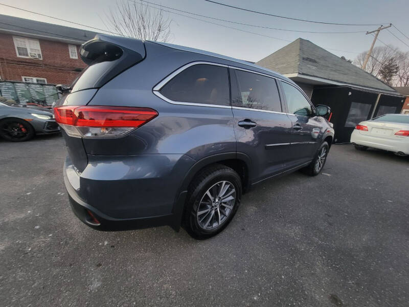 2018 Toyota Highlander XLE photo 9