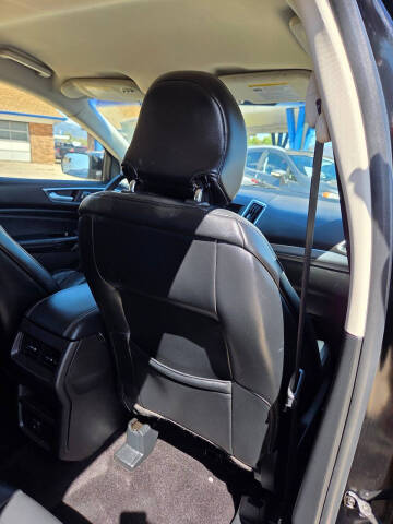 2017 Ford Edge Titanium