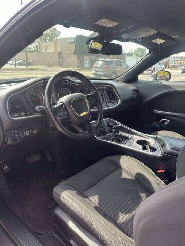 2017 Dodge Challenger SXT