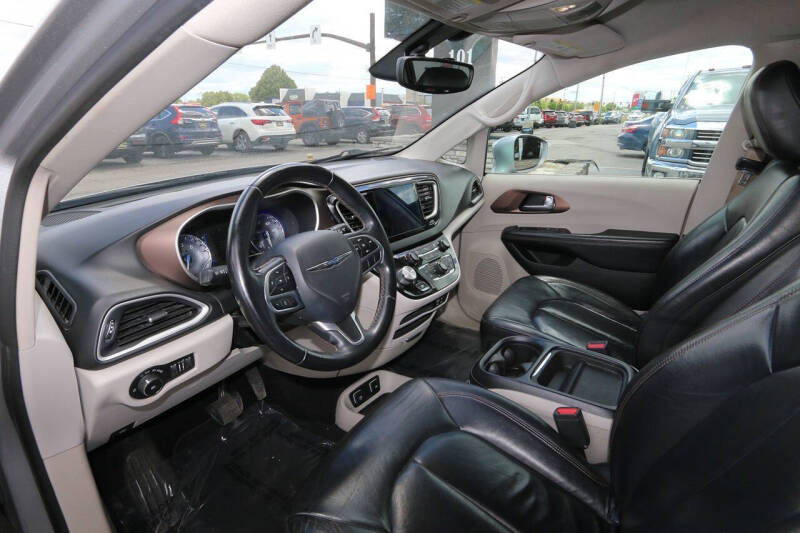 2017 Chrysler Pacifica Touring Plus