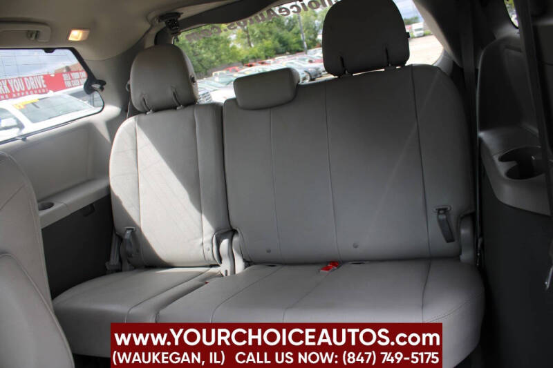 2017 Toyota Sienna XLE Premium 8-Passenger