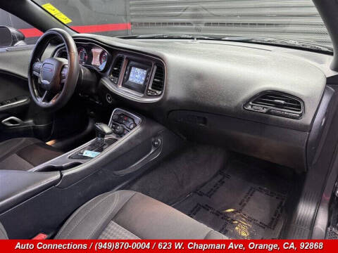 2015 Dodge Challenger SXT