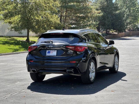 2017 Infiniti QX30 Premium