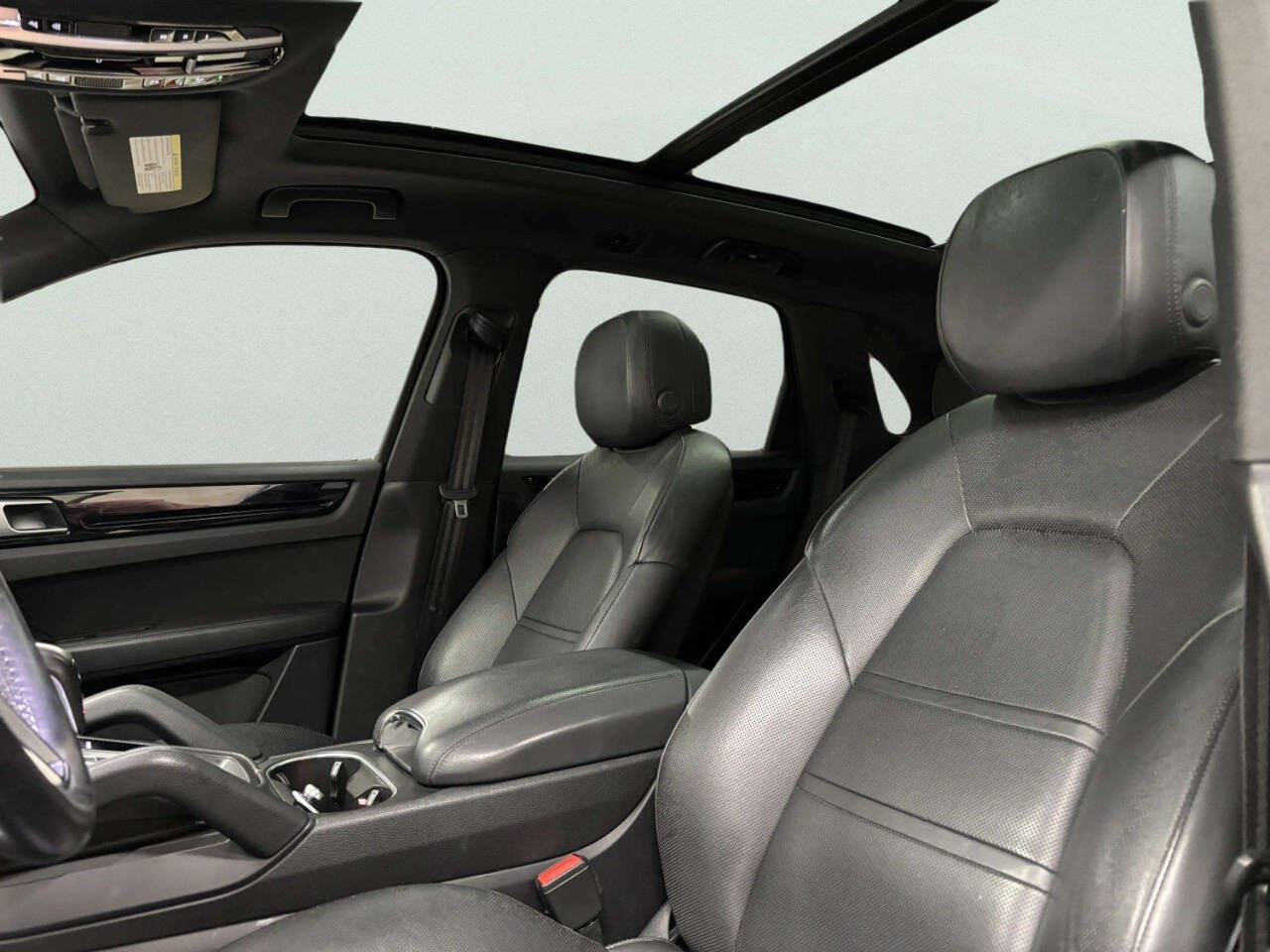 PorscheCayenne16
