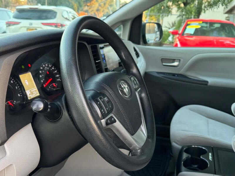 2017 Toyota Sienna