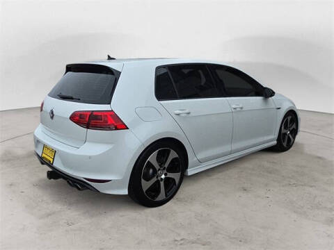 2017 Volkswagen Golf R 4Motion