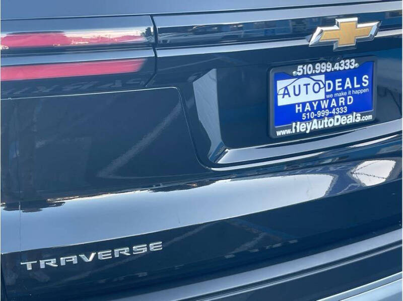 2025 Chevrolet Traverse LT