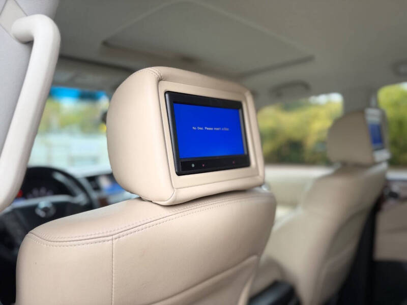 2017 Nissan Armada Platinum