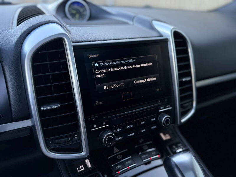 2017 Porsche Cayenne S E-Hybrid Platinum Edition