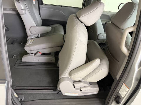 2020 Toyota Sienna XLE Premium 8-Passenger