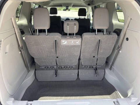 2021 Chrysler Voyager LX