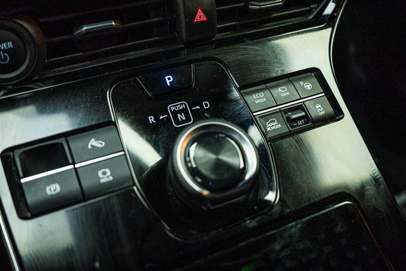 2024 Toyota bZ4X Limited