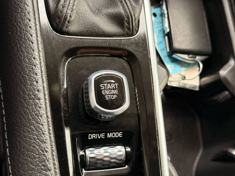 2018 Volvo XC90 T6 Momentum