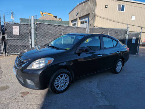 2012 Nissan Versa 1.6 SV